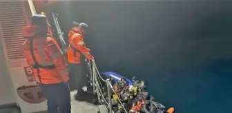 Ayvacık'ta lastik botlarda 67 kaçak göçmen yakalandı