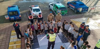 Sinop'ta Jandarma Ekipleri İlkokul Öğrencilerine Trafik Eğitimi Verdi