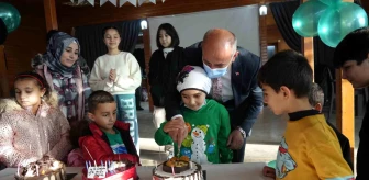 Lösemi hastası çocuğun doğum günü partisi