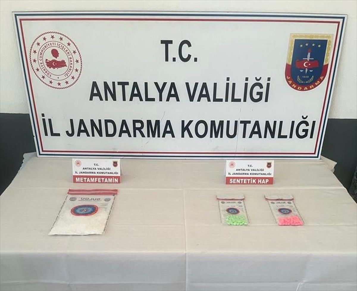 Manavgat'ta uyuşturucu operasyonu: 3 şüpheli gözaltına alındı