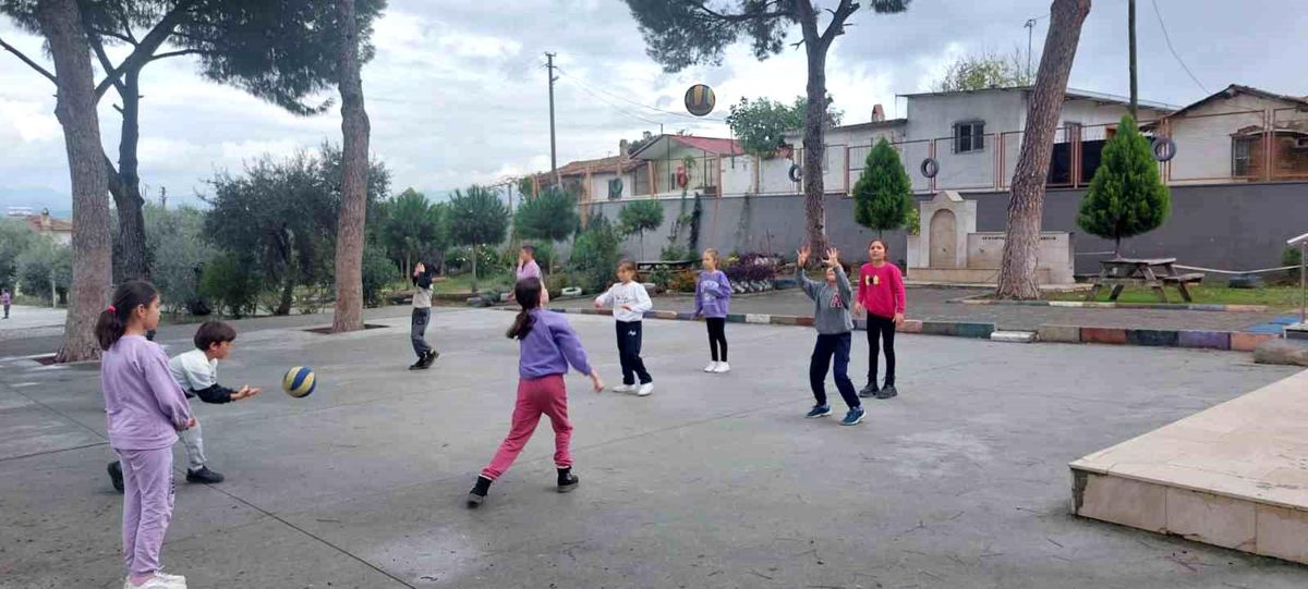 Aydın'da 4. sınıf öğrencilerine spor eğitimi