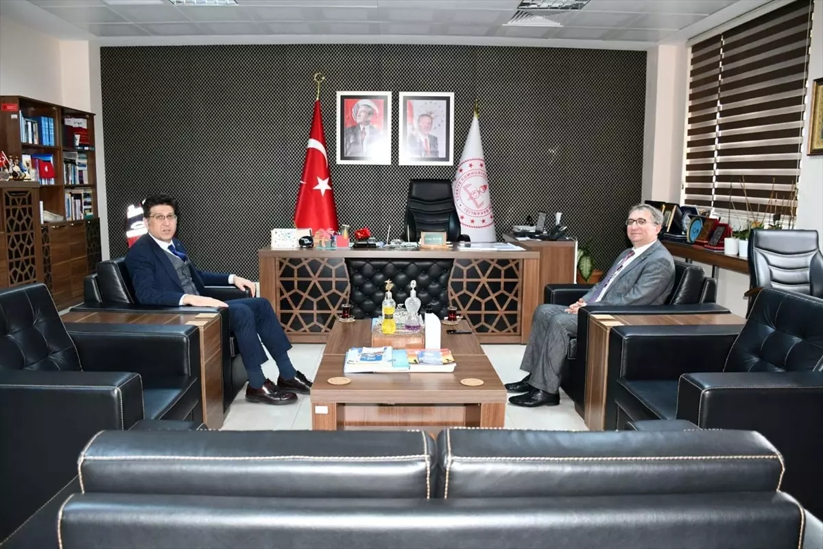 Şarköy Kaymakamı Ahmet Naci Helvacı, Tekirdağ Milli Eğitim Müdürü Ersan Ulusan'ı ziyaret etti