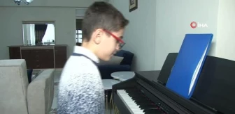 Diyarbakır'da 13 yaşındaki öğrenci piyanoda dahi çocuk oldu
