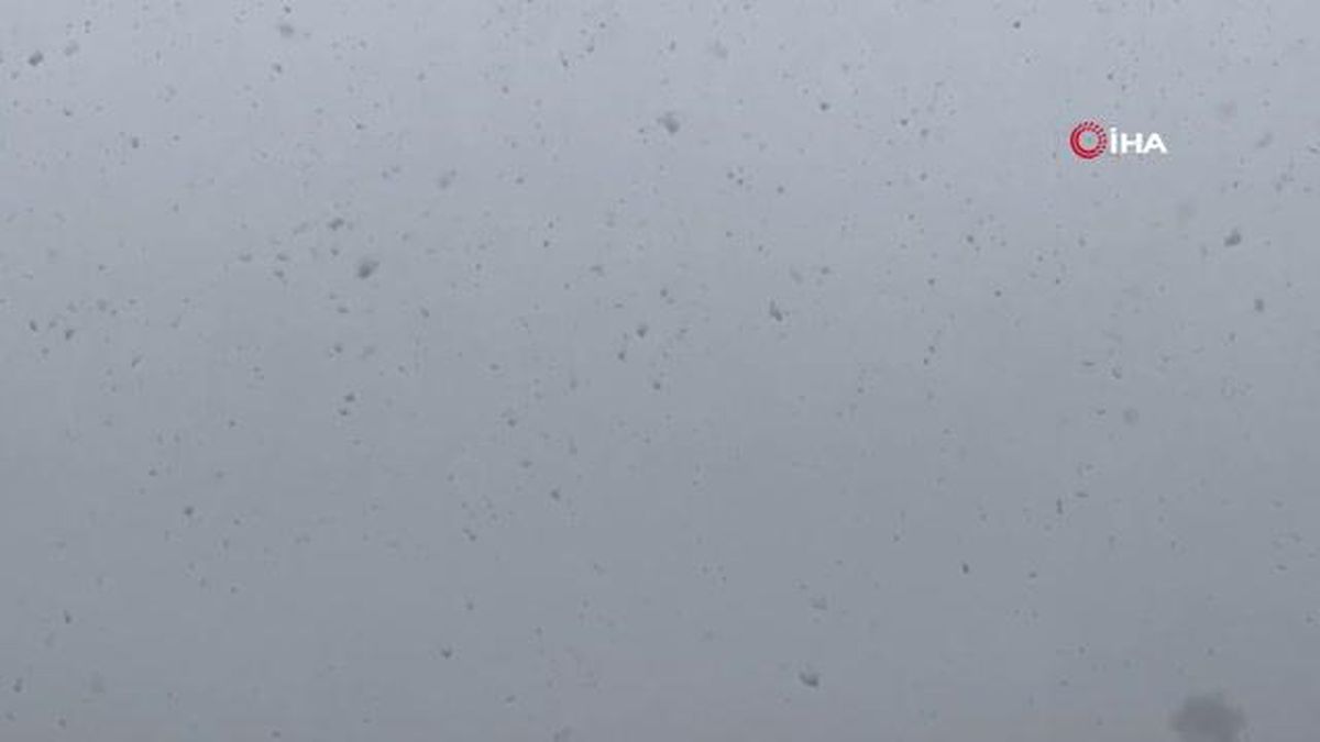 Adana'nın yüksek kesimlerine kar yağdı