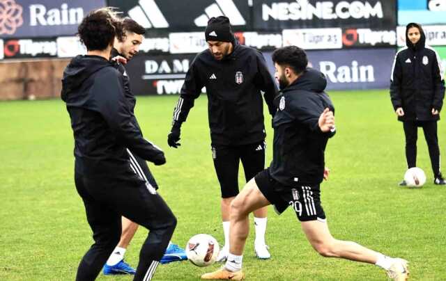 Beşiktaş-Fenerbahçe maçı ilk 11'ler belli oldu mu? Beşiktaş-Fenerbahçe maçında kadroda kimler var?