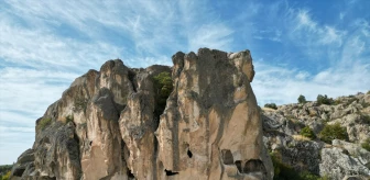 Frigler'den Kalma Mağaralar Aydınlatmayla Ziyaretçilere Açıldı