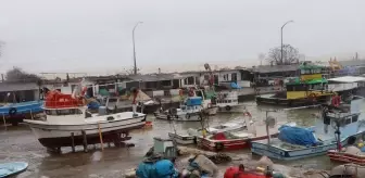 Akçakoca'da Balıkçılar Olumsuz Hava Koşulları Nedeniyle Ava Çıkamadı