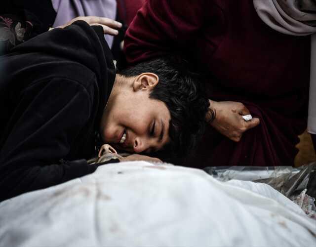 Husilerden İsraille ticaret yapanlara uyarı: İsrail limanlarına giden her gemi hedefimizde olacak Husilerden İsraille ticaret yapanlara uyarı: İsrail limanlarına giden her gemi hedefimizde olacak