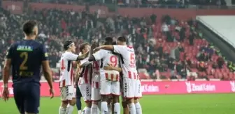 Samsunspor, evinde Kasımpaşa'yı 4-2 mağlup etti