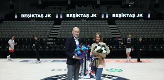 Beşiktaş Emlakjet-Bahçeşehir Koleji Maçında Ağabey-Kardeş Duygusal Anlar Yaşadı