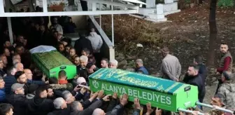 Yaya geçidinde cipin çarptığı anne ve kucağındaki 2 yaşındaki oğlu öldü