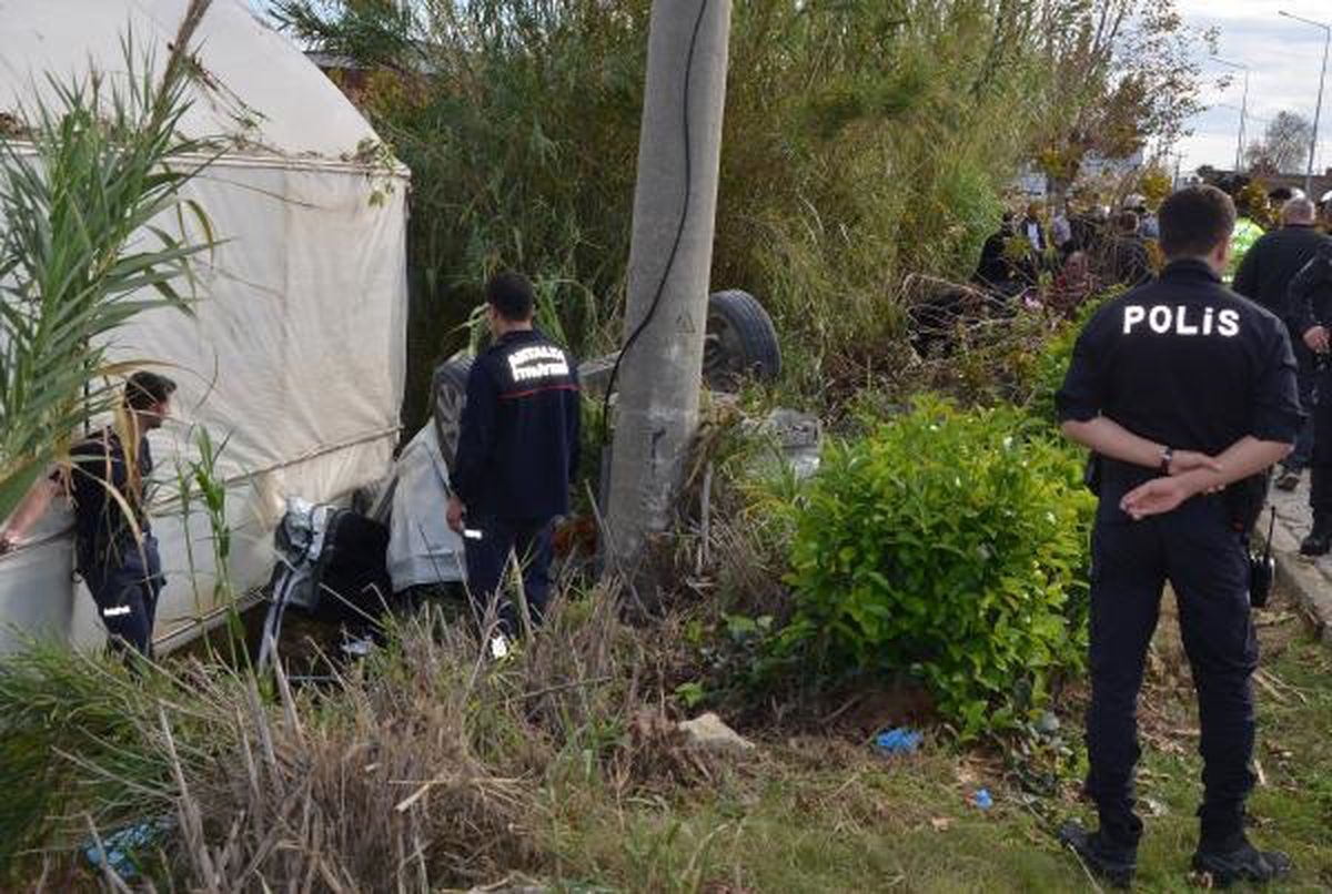 Serik'te otomobil kazası: 17 yaşındaki genç hayatını kaybetti