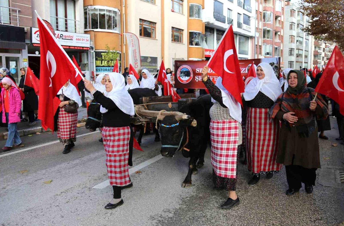 Anadolu'nun işgaline karşı tek yürek olan kadınların Milli Mücadele ruhu 104 yıl sonra yaşatıldı