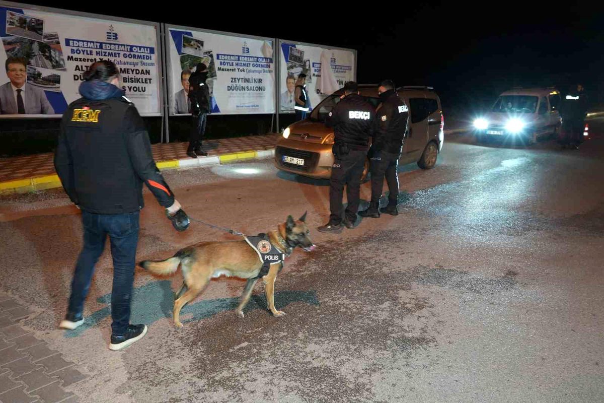 Edremit'te yapılan uygulamada 11 şüpheli yakalandı