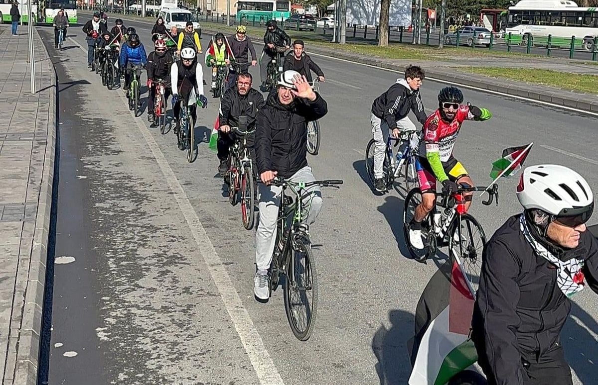 Kayserili bisikletçiler İsrail'i protesto etti