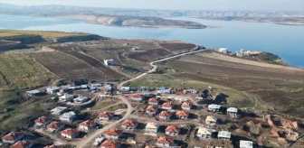 Şanlıurfa Hilvan'da depremzedelere Atatürk Barajı manzaralı konutlar yapılıyor