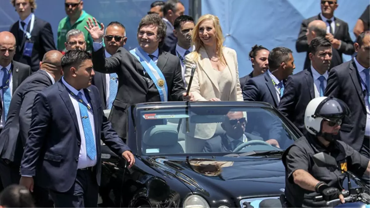 Arjantin'de Javier dönemi resmen başladı! Halka seslendiği ilk konuşmasında 'Para yok' dedi