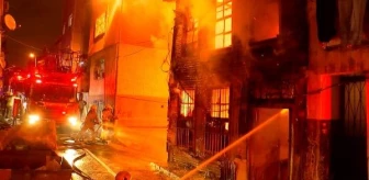 Beyoğlu'nda Ahşap Bina Yangını: 87 Yaşındaki Kişi Hayatını Kaybetti