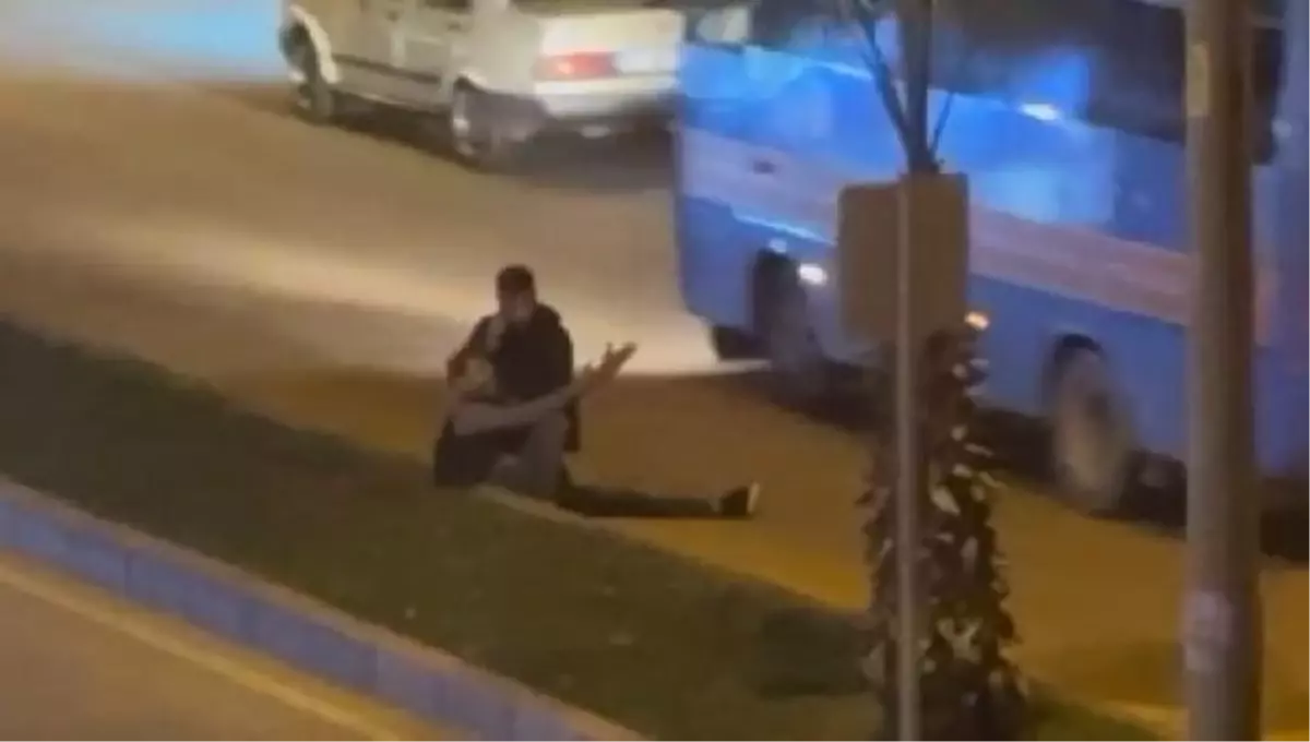Adana'da bıçaklanan genç yardım istedi