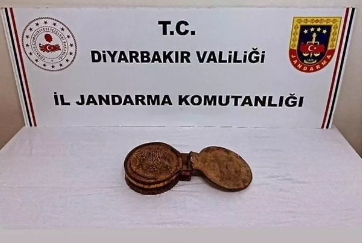 Diyarbakır'da 1400 yıllık İbranice yazılı kitap ele geçirildi