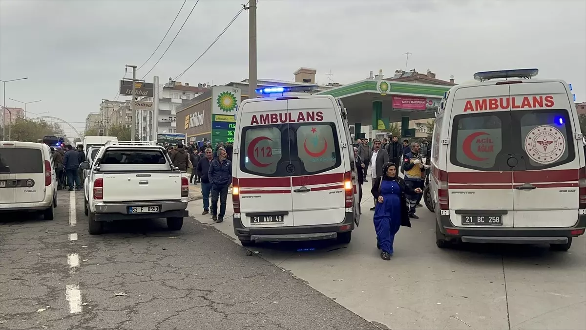 Diyarbakır'da Taşlı Sopalı Kavga: 7 Kişi Yaralandı