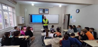 Edirne'de Jandarma Ekipleri Öğrencilere Trafik Kuralları Hakkında Bilgilendirme Yaptı