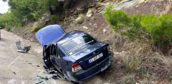 Antalya'da otomobil şarampole devrildi: 3 yaralı