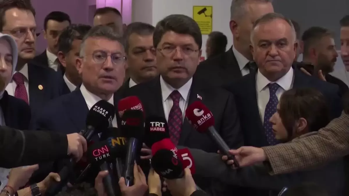TBMM Başkanvekili Gülizar Biçer Karaca, Saadet Partisi Genel Başkan Yardımcısı Hasan Bitmez'i hastanede ziyaret etti