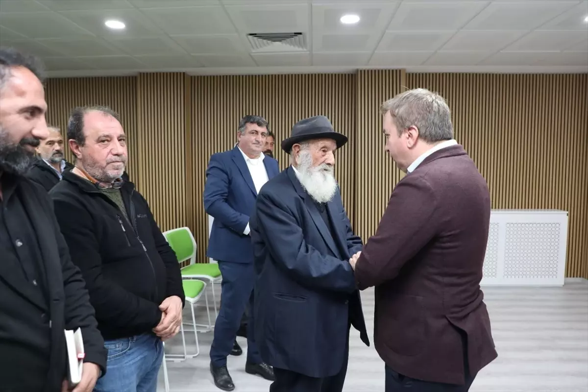 Alevi-Bektaşi Kültür ve Cemevi Başkanı Özdemir, Erzincan'da kanaat önderleriyle buluştu Açıklaması