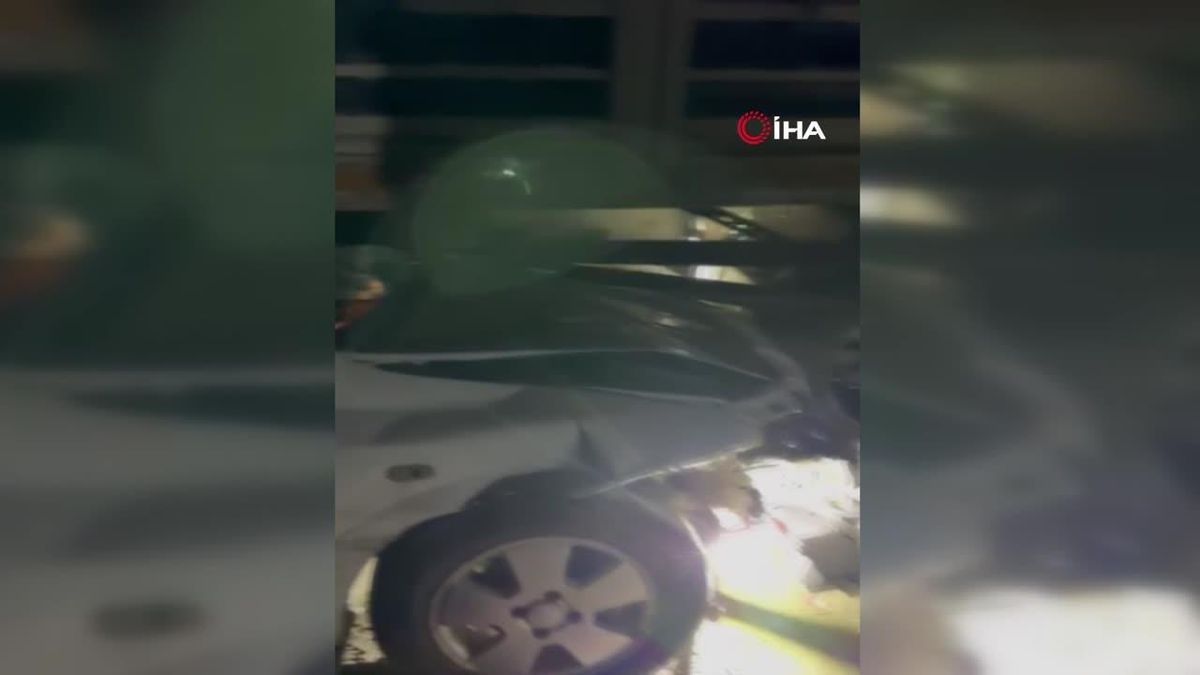Batman'da otomobilin tırın altına girdiği kazada 2 kişi ağır yaralandı