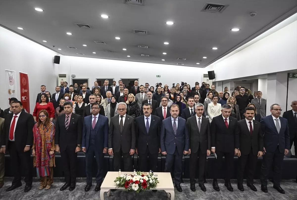 Cinnah Genç Yazarlar Ödülü Kompozisyon Yarışması Dereceye Giren Öğrencilere Ödülleri Verildi