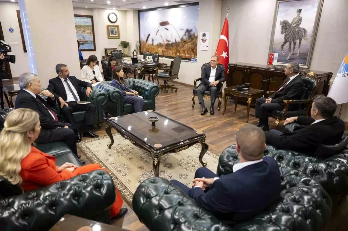 Gazimağusa Belediye Başkanı Süleyman Uluçay, Mersin Büyükşehir Belediye Başkanı Vahap Seçer'i ziyaret etti