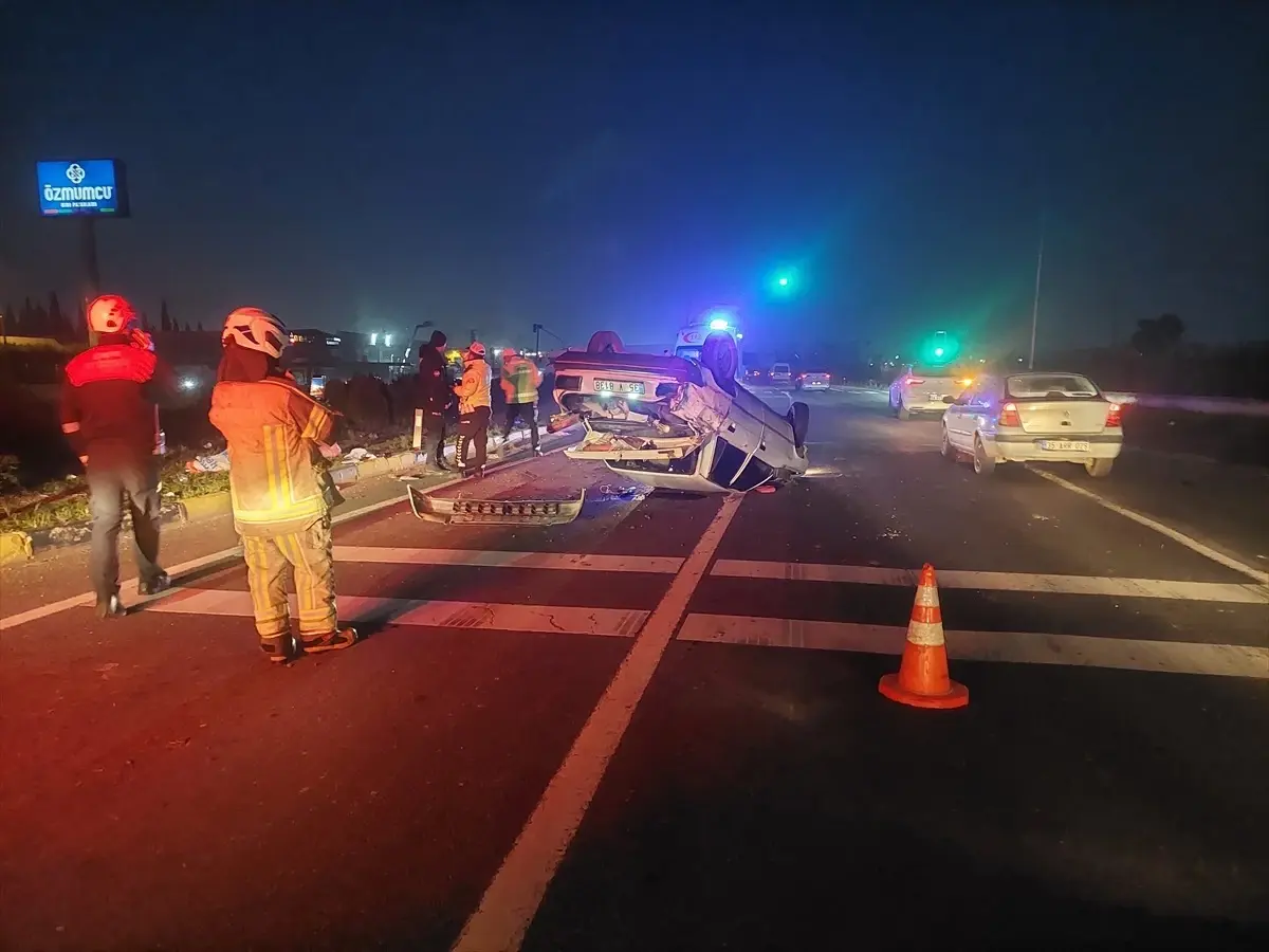 İzmir'de Otomobil Takla Attı: Sürücü Yaralandı