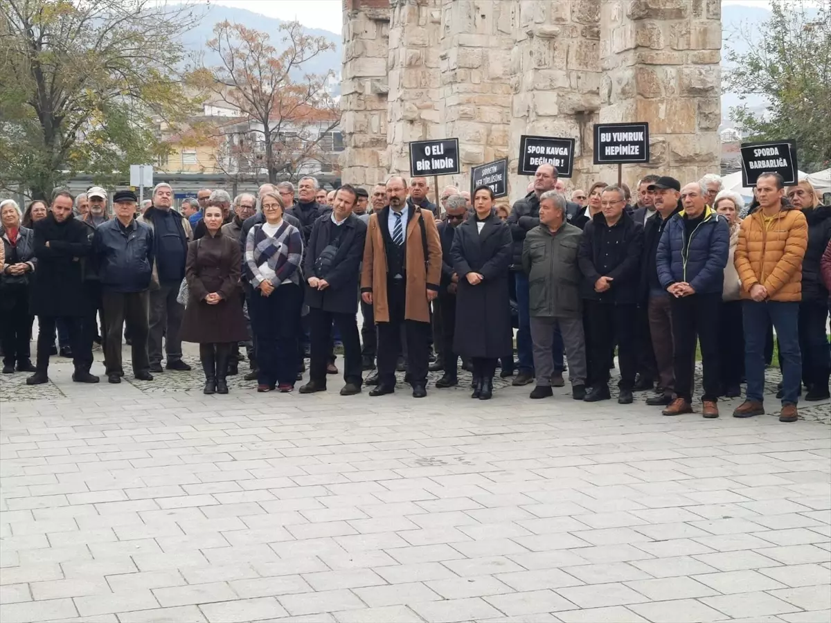 Selçuk Belediye Başkanı: 'O yumruk hepimize atılmıştır, hepimiz Umut ile birlikte darp edildik'
