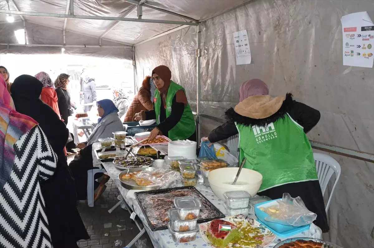Afşin'de Filistinli çocuklar yararına kermes düzenlendi
