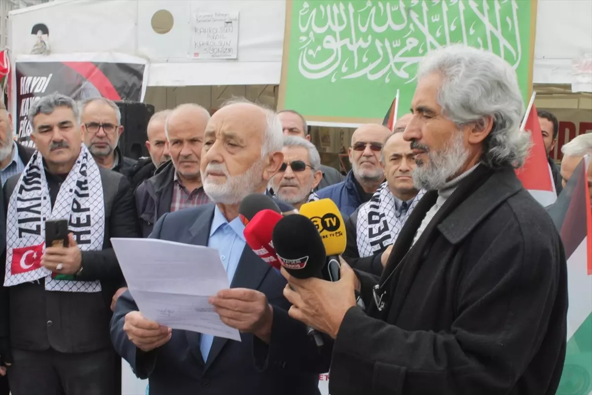 Kayseri Gönüllü Kültür Kuruluşları İsrail'in Filistin'e yönelik saldırılarını protesto etti