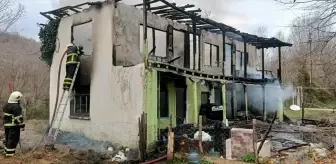 Kırklareli Vize'de İki Katlı Evde Yangın Çıktı