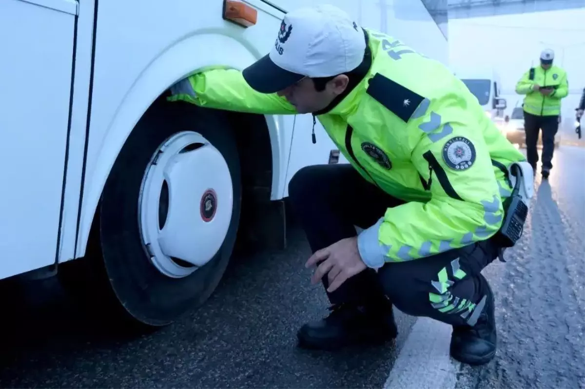 Kırklareli'nde kış lastiği denetimleri sürüyor