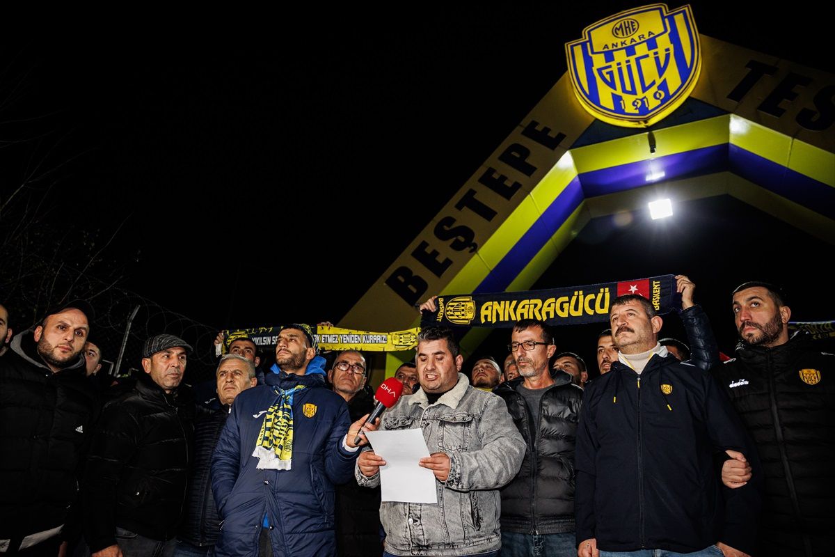 Ankaragücü Taraftarları Faruk Koca'ya Destek Verdi