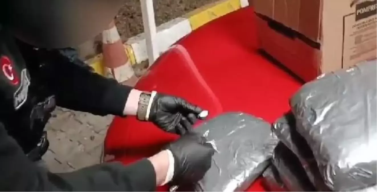 Sakarya'da 13 Kilo Kokain ve Uyuşturucu Hap Ele Geçirildi