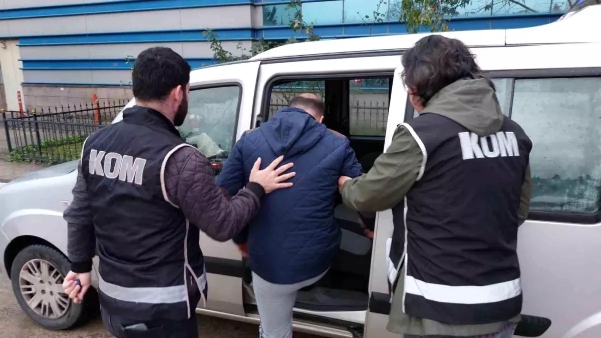 Samsun'da KOM Polisi Tarafından Operasyon: 19 Tabanca Ele Geçirildi
