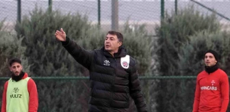 Fatih Karagümrük'ün yeni teknik direktörü Shota Arveladze takımla ilk antrenmanına çıktı