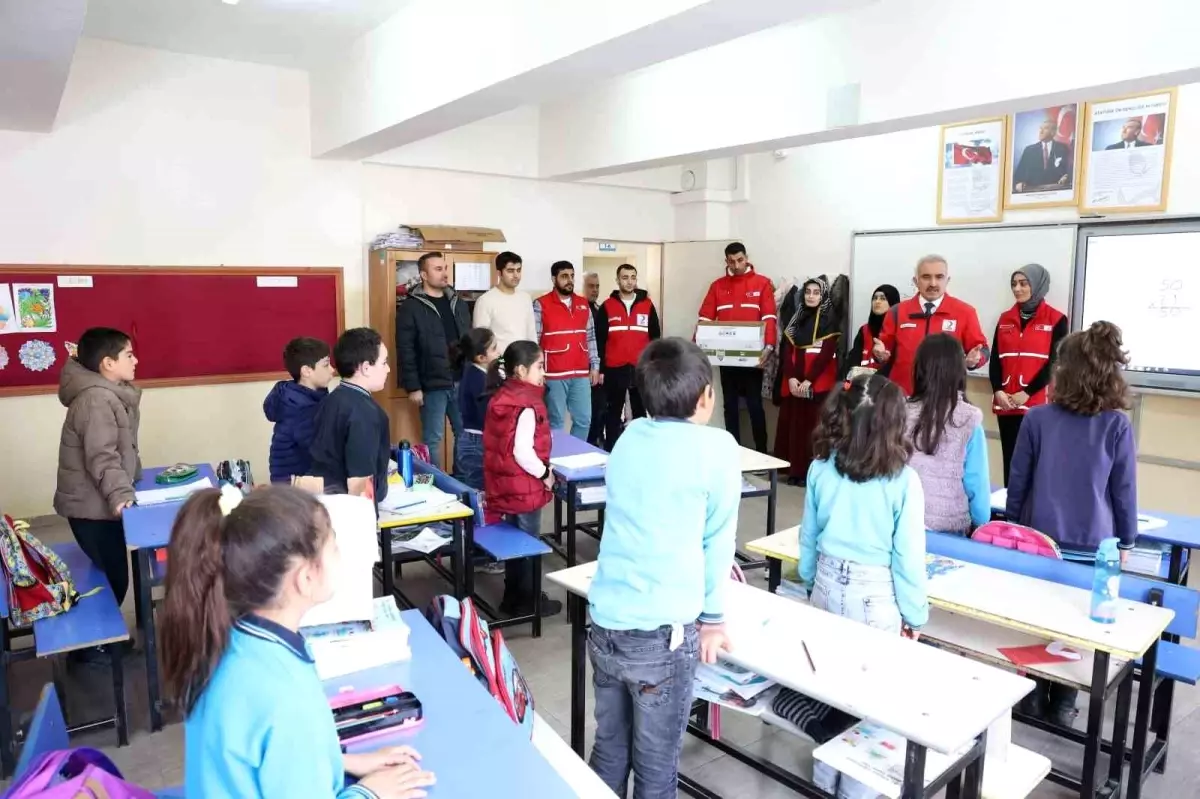 Türk Kızılay'ından 'Türk Malı Haftası' etkinliği