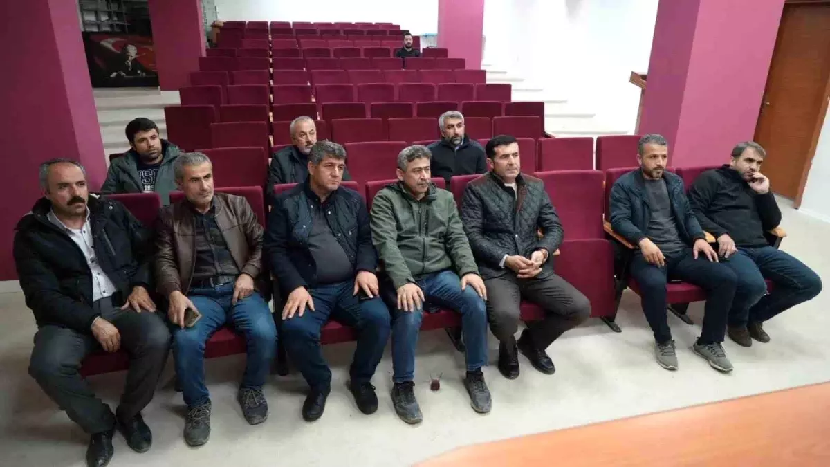 Adıyaman'da müteahhitlere yapı kontrol durumu takip sistemi tanıtıldı