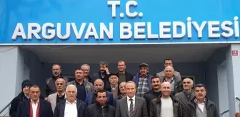 Arguvan Belediye Başkanı Mehmet Kızıldaş, muhtarları kabul etti