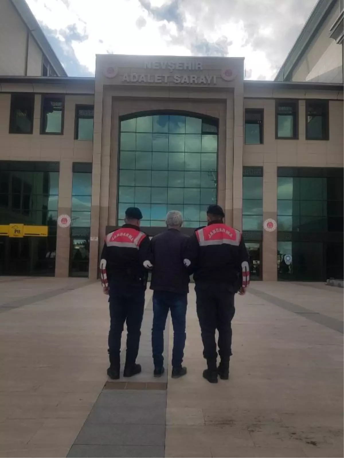 Nevşehir'de Belediye Binasından Çelik Kasa Çalındı