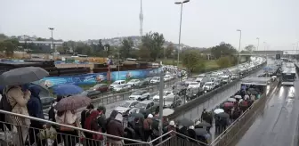 DOSYA HABER/İSTANBUL'UN ULAŞIM SORUNU- Metrobüsler megakenti taşımakta yetersiz kalıyor