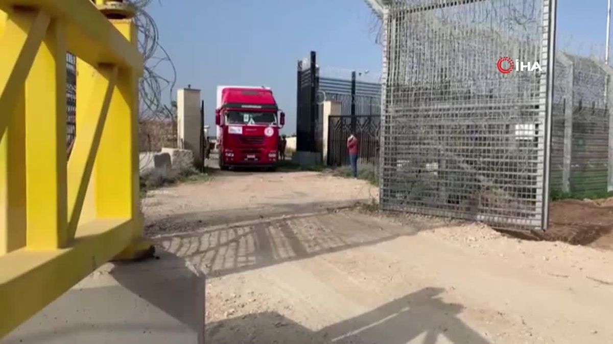 Gazze'ye giden yardımlar Kerem Şalom Sınır Kapısı'nda denetleniyor