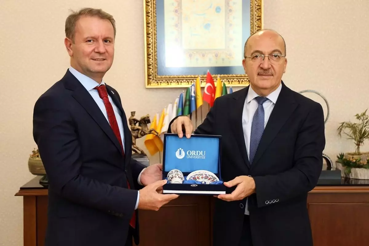 Gümüşhane Üniversitesi Rektörü Ordu Üniversitesi'ni ziyaret etti