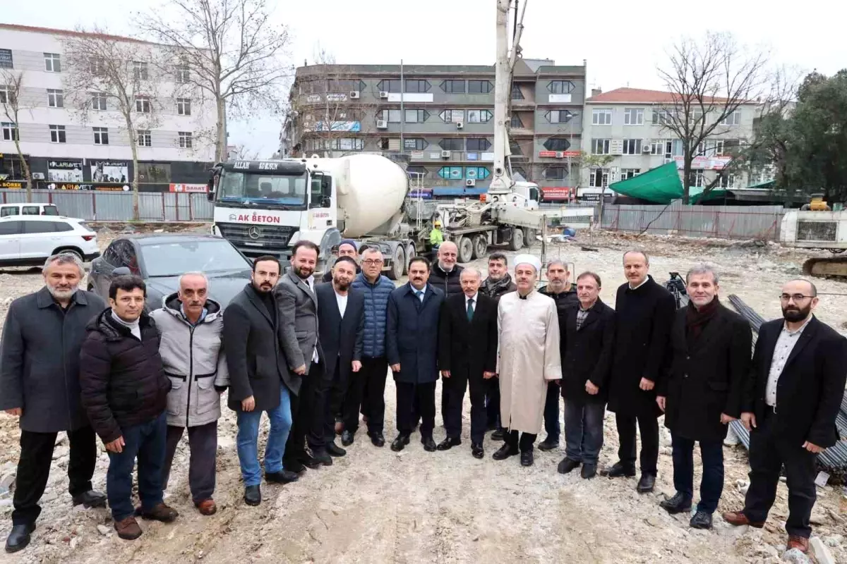 Bayrampaşa'da Hoca Hayri Efendi Merkez Camii Yenileniyor